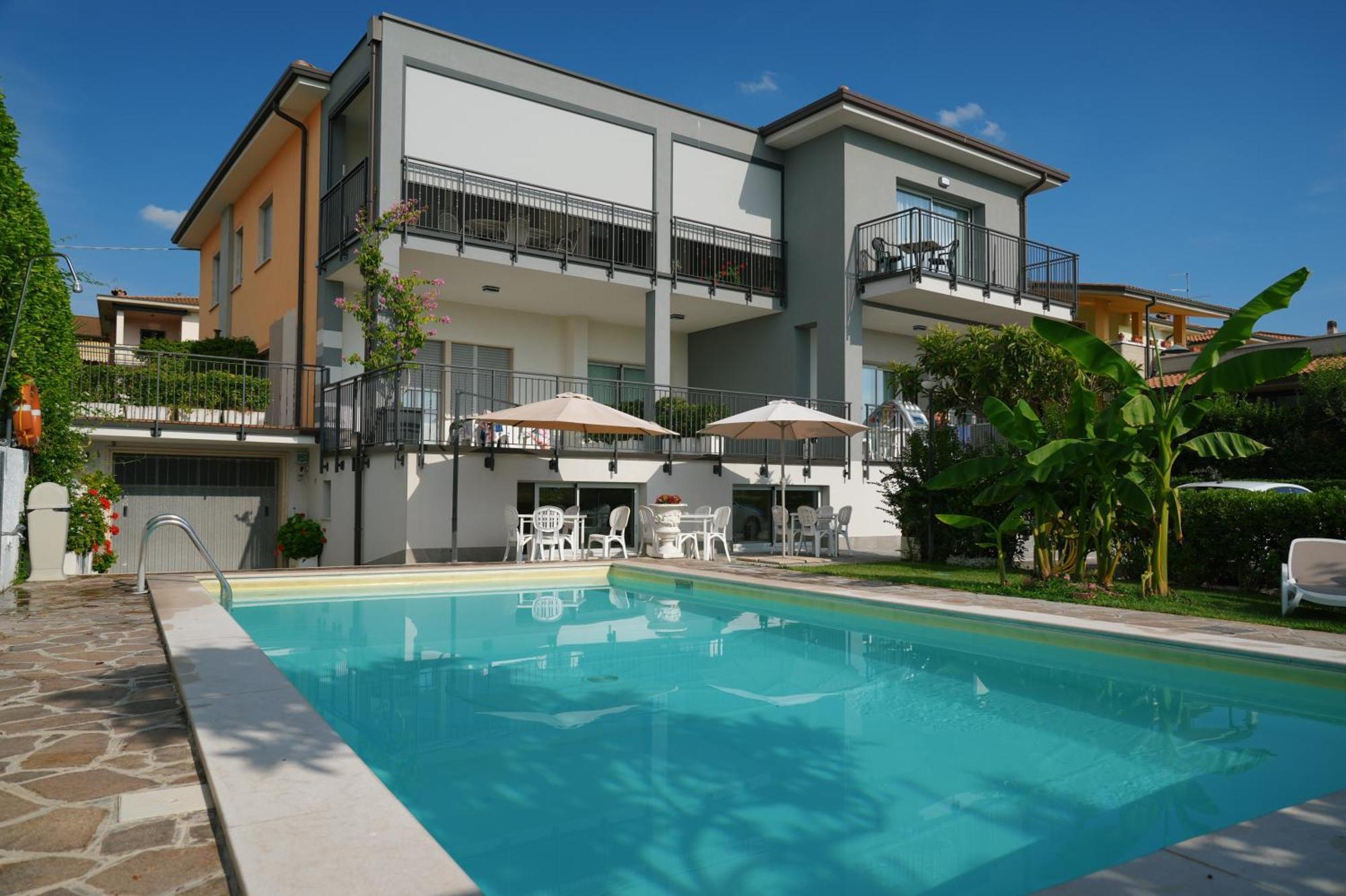 Guest house Da Mirella 2*
